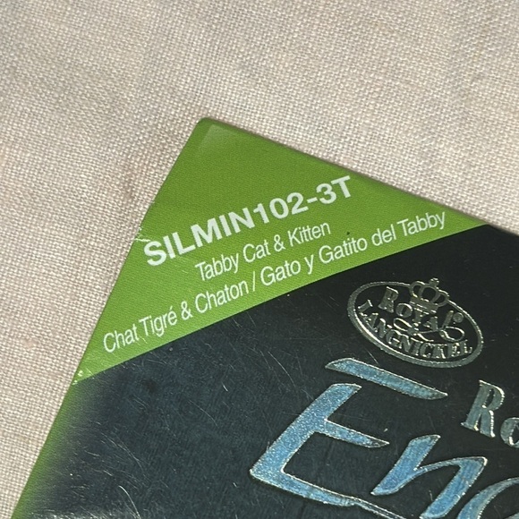 Royal & Langnickel 5"x7" Silver Foil Mini Engraving Tabby Cat & Kitten Art Kit - Picture 5 of 10